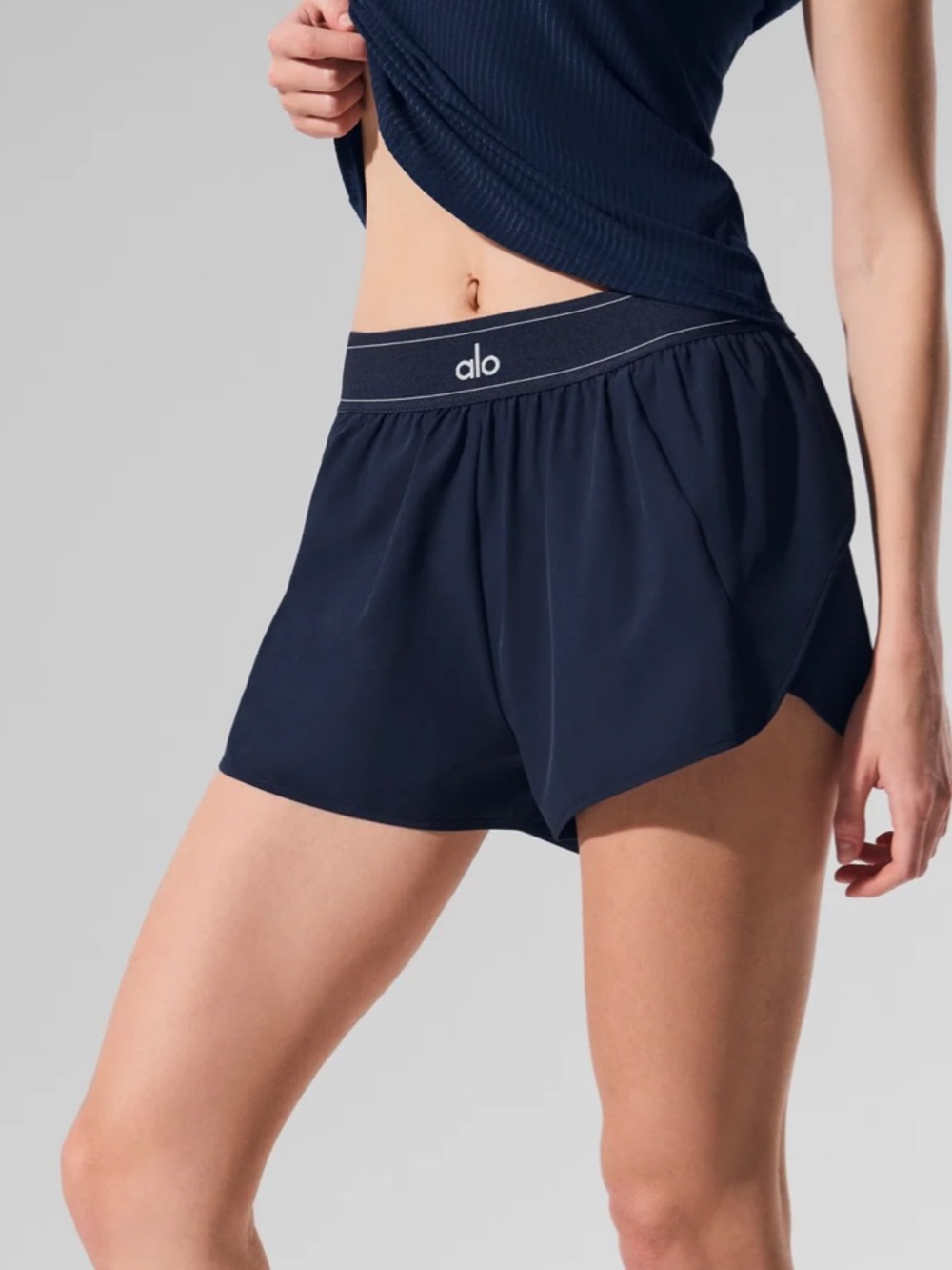 Alo Yoga Navy Women's match point shorts size M